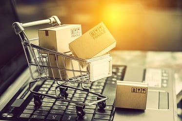 日本の小売業を取り巻く課題とは? 解決策やDX化の具体例を紹介