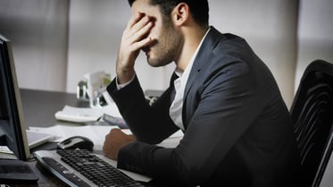 企業はテレワーク中にサボる従業員をどのように見極めるべきなのか