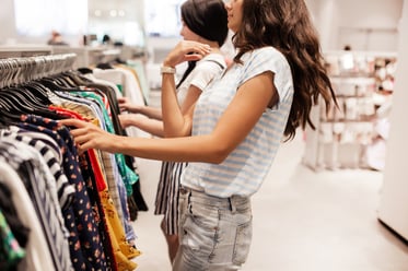 創業118年の老舗総合卸が挑む！「顧客接点のDX」でつくるカスタマーサクセス