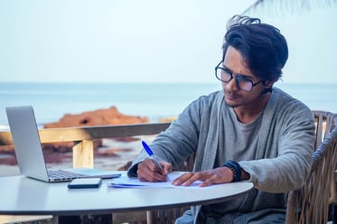 企業人なら知っておきたい働き方改革関連法とは？