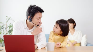 テレワークを導入すると生産性が下がる理由と解決策について