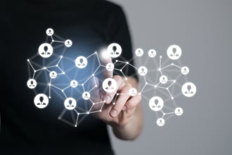 人的資本とは？意味や注目を集める背景、経営に必要な視点・要素をわかりやすく解説