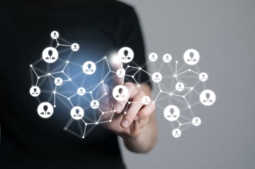 人的資本とは？意味や注目を集める背景、経営に必要な視点・要素をわかりやすく解説