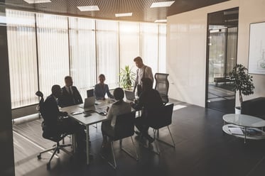 職場で仕事を円滑に進めるためのビジネスコミュニケーション術とは