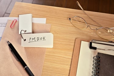 PMBOKがプロジェクトマネジメントの世界標準！PIMやPMPとの関係性から上手な活用方法までを解説