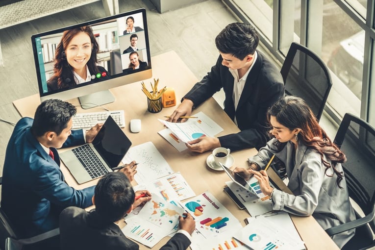 1on1ミーティングとは？その目的や実施例から1on1ミーティングの進め方や注意点についても解説