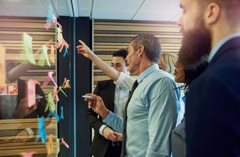 プロジェクトマネジメントとは？手順や必要なスキルを理解してプロジェクトを成功に導くマネジメント能力を身につけよう！