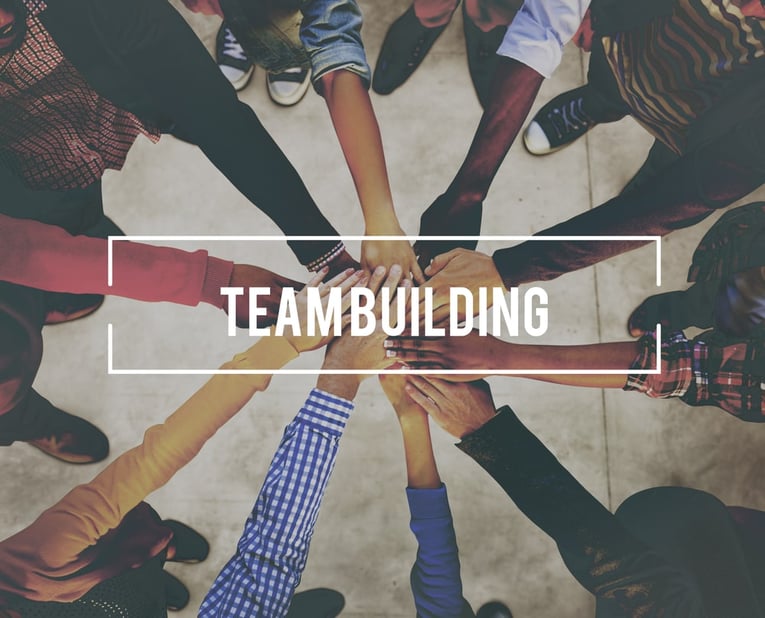 チームビルディングとは？その目的や効果からチームビルディングの例についても解説