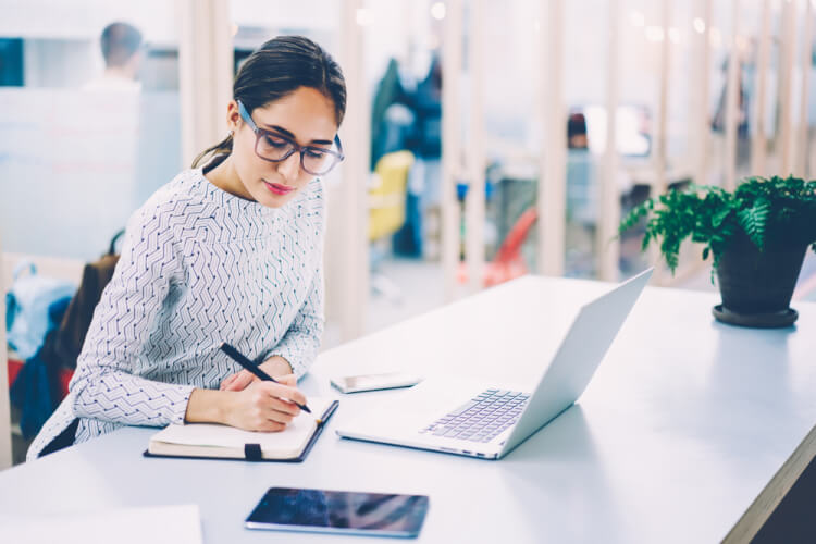 テレワークにおける業務管理の課題・ポイントと便利ツール