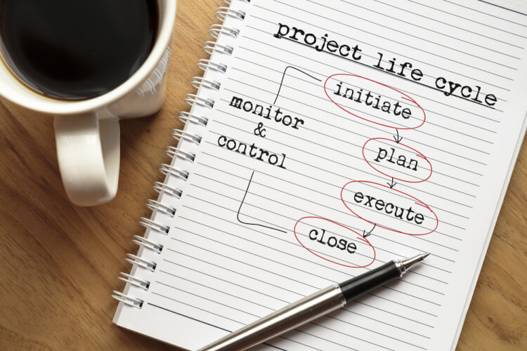 プロジェクトライフサイクルとは?その意味や種類など基本情報について解説